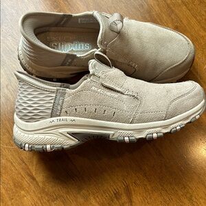Sketchers Slip-Ins Tan Suede Women’s Size 7